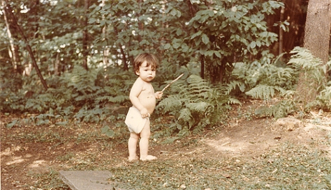 紙おむつをした赤ちゃん