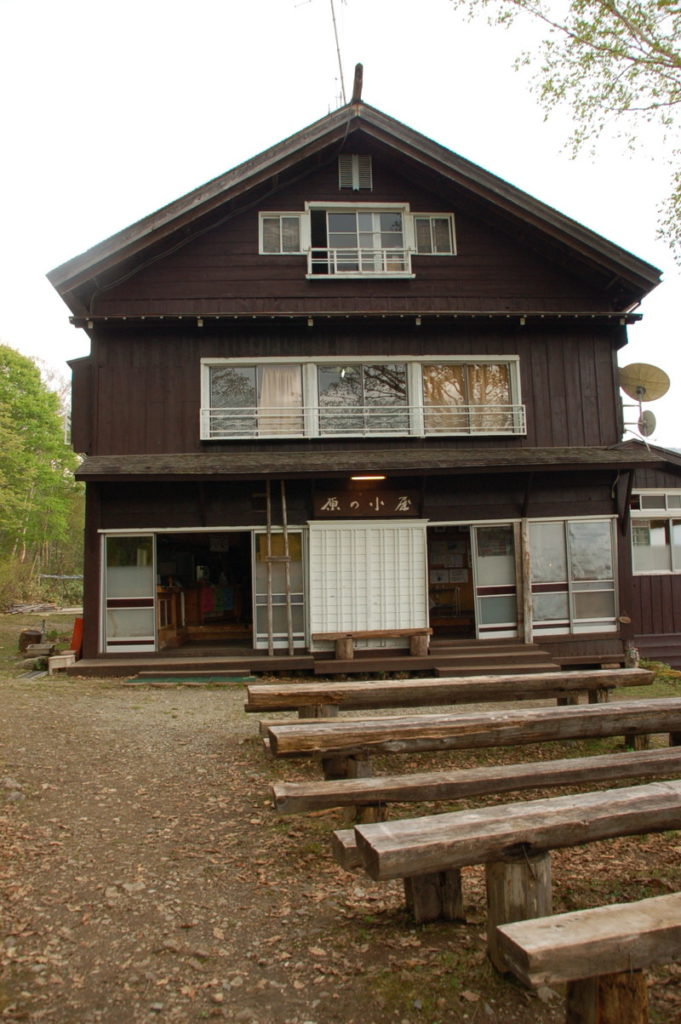 原の小屋